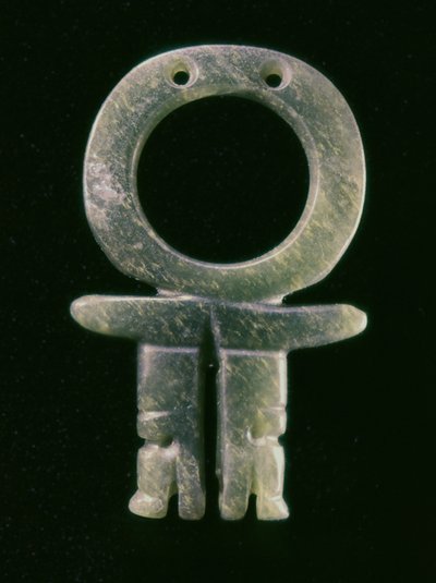 Runder Anhänger mit zwei Alligatorenköpfen, aus Guacimo, Linea Vieja Gebiet von Pre Columbian Pre Columbian